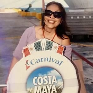 Meet your Posher, Eva